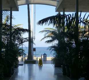 Blick von Terraza La Marina zu Promenade / Strand