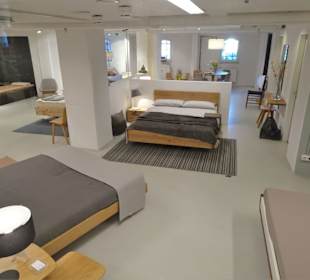 Rundgang durch das Gebäude von "stilwerk"