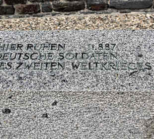 Deutsche Kriegsgräberstätte Mont d’Huisnes