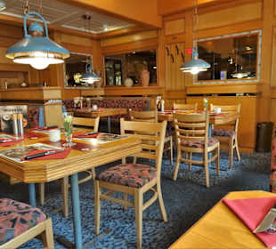 Blick in die Gasträume des Bremer "Maredo"