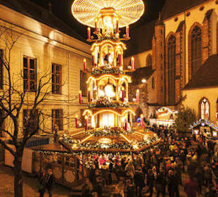 Weihnachtspyramide auf dem Barfüsserplatz