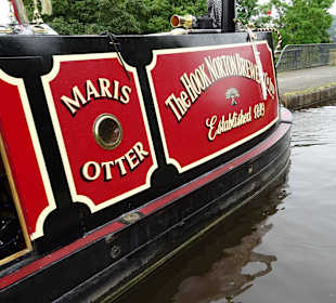 Hausboat auf großer Fahrt