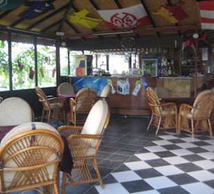 Neben Aspendos Beach die Titanic bar