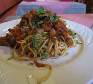 Pasta mit Schwertfisch, Aubergine 