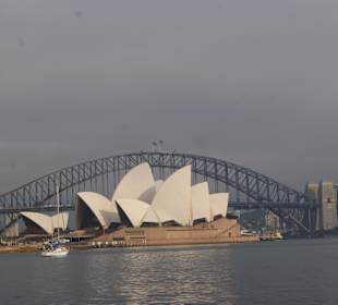 Oper inmtten der Harbour Bridge