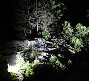 Gletscherschlucht bei Nacht