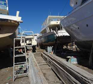 In der Werft unterwegs