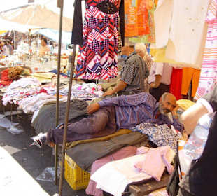 Auch so gehts auf dem Markt zu