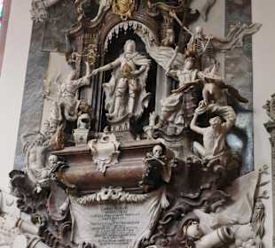 Die Stiftskirche in Baden-Baden am Marktplatz