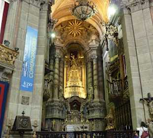 Igreja dos Clérigos - Innenansicht Altar