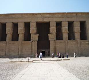 Eingang Hathor-Tempel