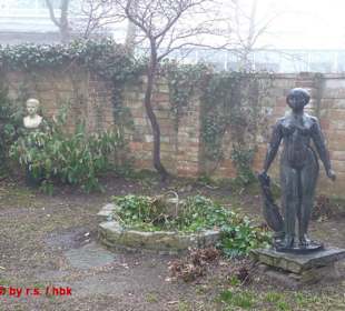 Gartenanlage mit Skulpturen