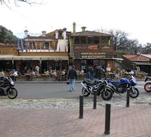 Motorradrast in den Bergen