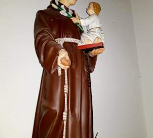 Am Eingang ca. einen Meter hoch