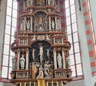Gewaltiges Altarbauwerk