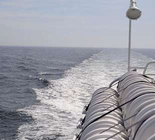 Das Schiff nimmt Fahrt auf