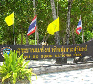 Schild des Nationalparks Surin Island
