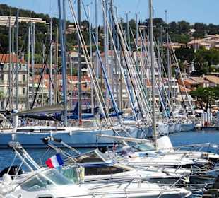 Rundgang durch den Yachthafen von Bandol