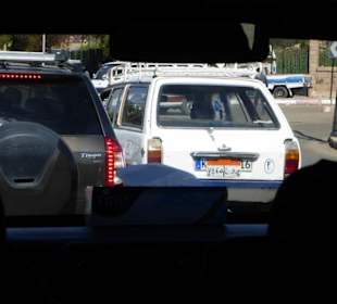 Autos mit deutschen Kenzeichen versteckt  