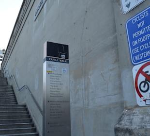 Treppenaufgang zur Harbour Bridge