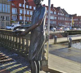 Ansichten des Denkmals Jantje Vis