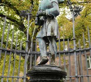 Der Dudelsackpfeiferbrunnen auf dem Unschlittplatz