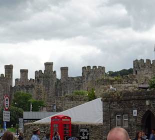 Blick von der Stadtmauer aufs Castle