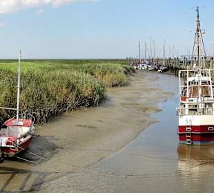 Der Hafen bei Ebbe