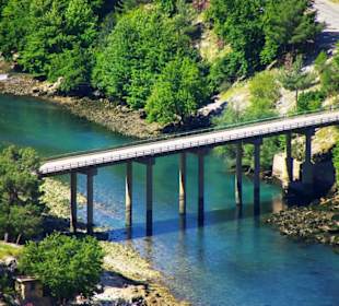 Der Staudamm selbst in voller Pracht