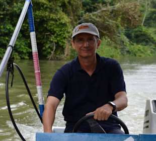 Federico Schuster, Tour Guide