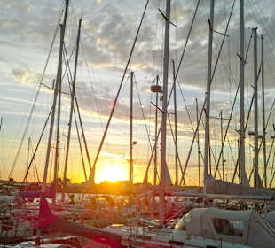 Abendstimmung am Hafen in Gager auf Rügen
