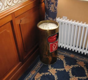 Feuerlöscher im Teppenhaus