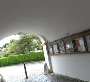 Torbogengebäude