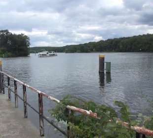 Fähre zur Pfaueninsel