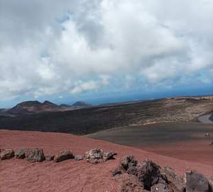 Am Gipfel des Vulkan s