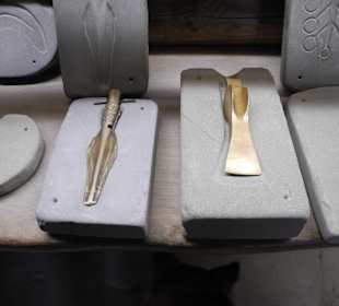 Speerspitze und Schlagwerkzeug aus Bronze, Repro