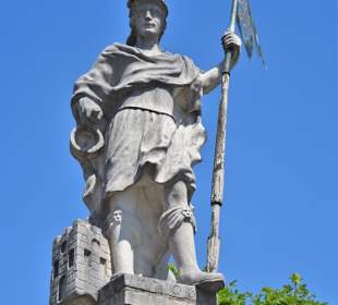 Ansichten des Floriansbrunnen in Tittmoning