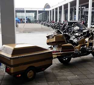Goldwing auf dem Eisbärenparkplatz