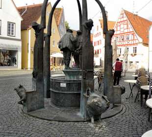 Brunnen vor dem Eingang