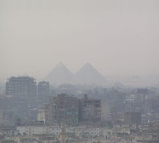 Altstadt und Pyramiden