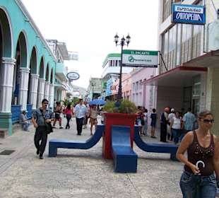 Ladenpassage im Holguin