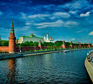 Кремль и Москва река
