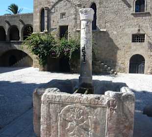 Brunnen am Eingang zur Altstadt