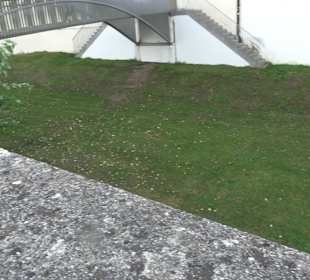 Stadtgraben mit Turm