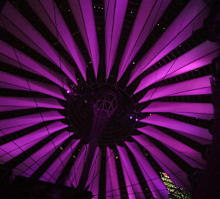 Lichterspiele an der Kuppel