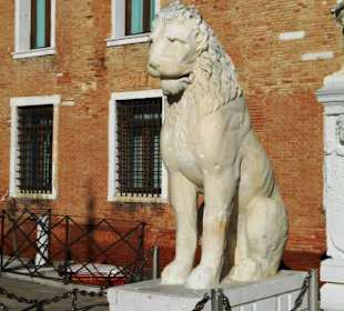 Piraeus Löwe