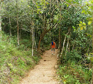 Viele Treppen hinab zum Limon