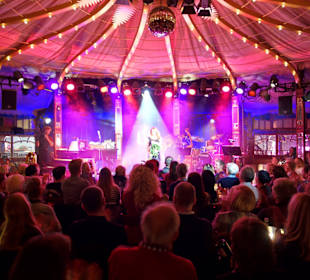 Unvergessliche Abende in der BAR JEDER VERNUNFT