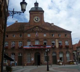 Rathaus + Touristik-Info von Wissembourg!