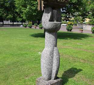 Skulptur vor dem Parkrestaurant